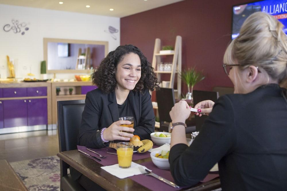 Hotel Mercure Rennes Cesson Экстерьер фото
